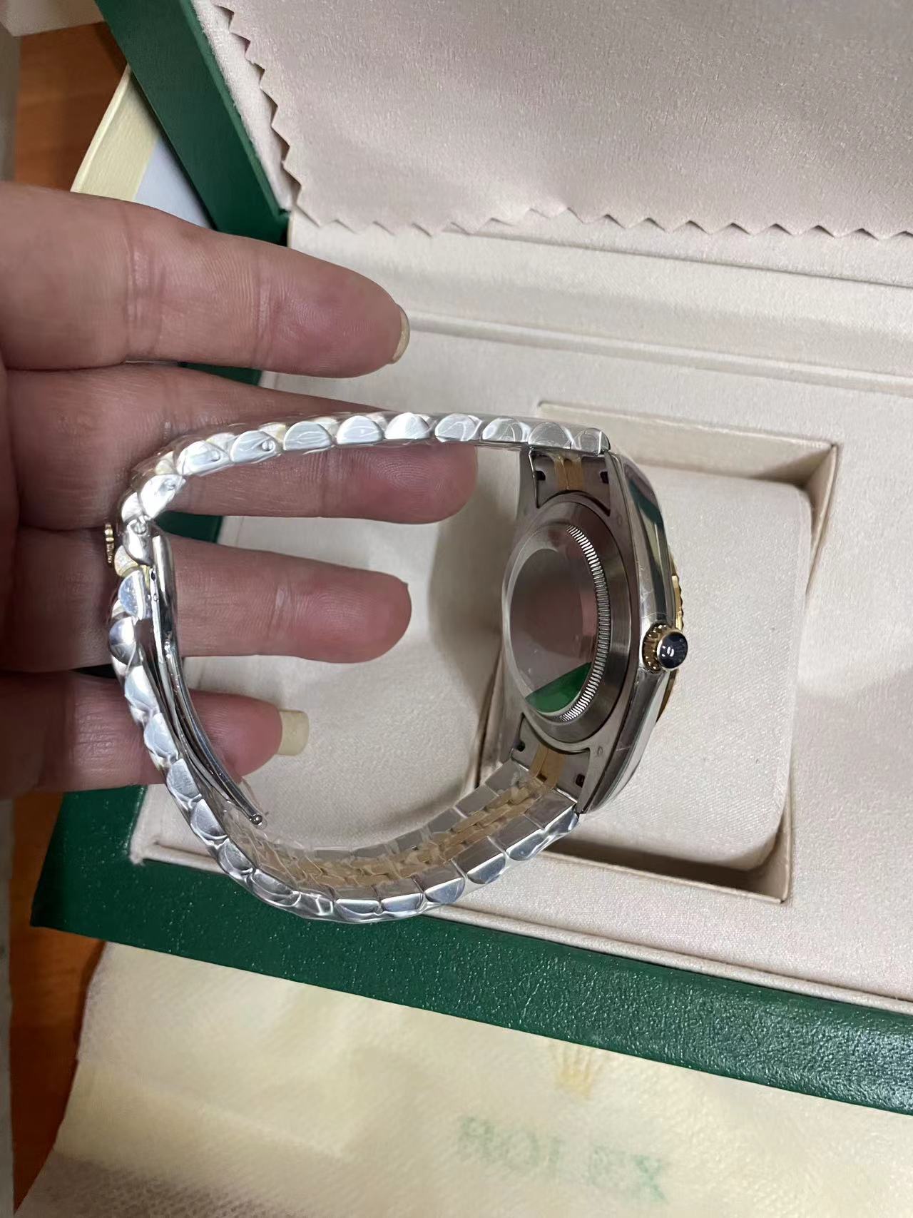 R*l*x watches-157