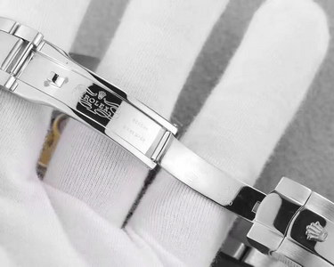 R*l*x watches-069