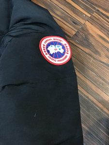 Can*a Go*e coat-062