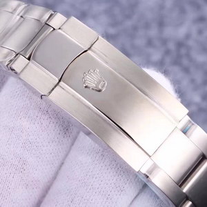 R*l*x watches-054