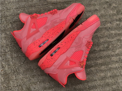 Air Jordan 4 NRG “Hot Punch“