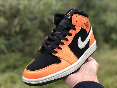 Air Jordan 1 Retro Mid