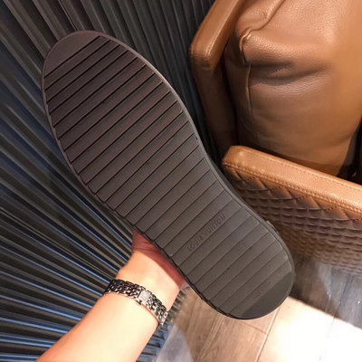 LV Shoes(AAA)-541