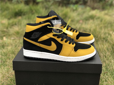 Air Jordan 1 Mid-032