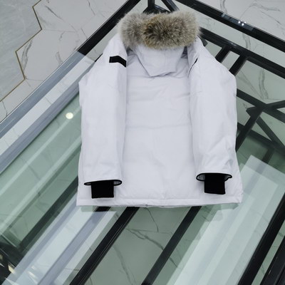 Can*a Go*e coat-107