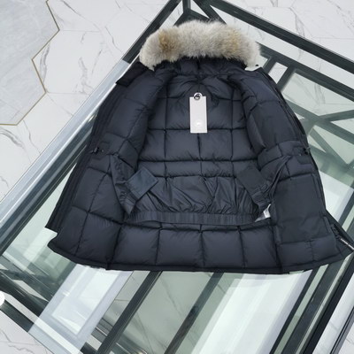 Can*a Go*e coat-105