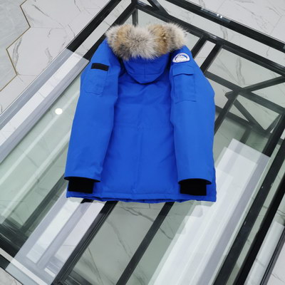 Can*a Go*e coat-109