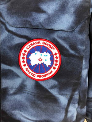 Can*a Go*e coat-117