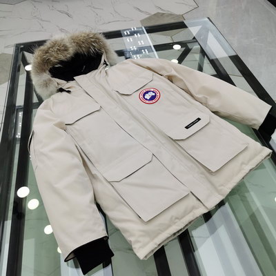Can*a Go*e coat-108