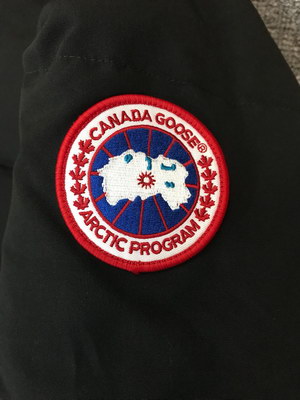 Can*a Go*e coat-102