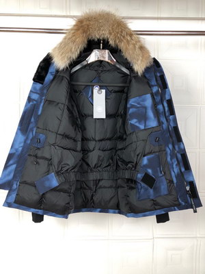 Can*a Go*e coat-117