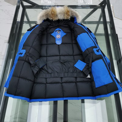 Can*a Go*e coat-109