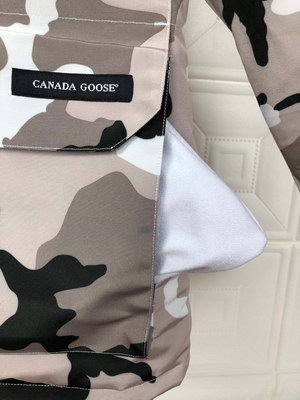 Can*a Go*e coat-113