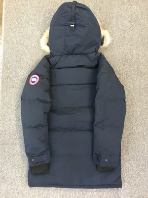 Can*a Go*e coat-101