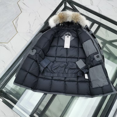 Can*a Go*e coat-106