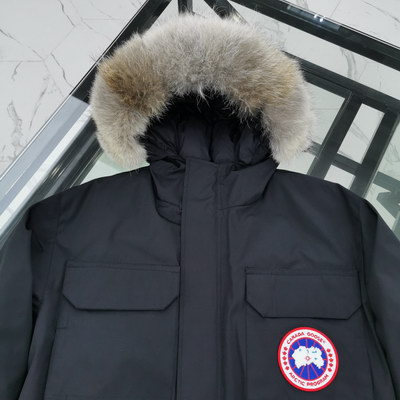 Can*a Go*e coat-105