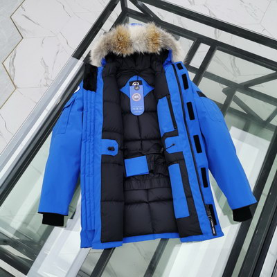 Can*a Go*e coat-109