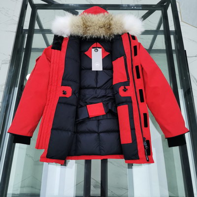 Can*a Go*e coat-110