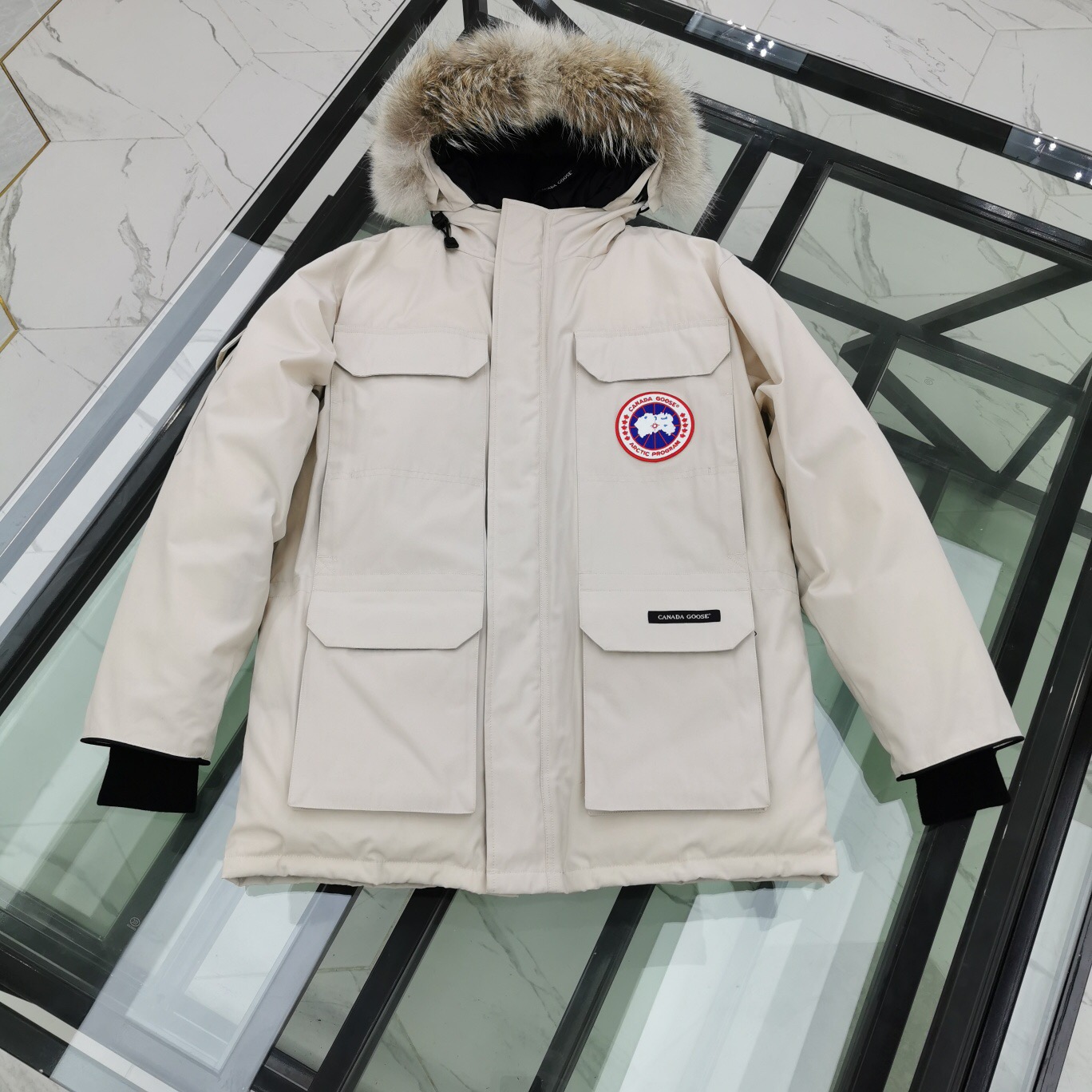Can*a Go*e coat-108