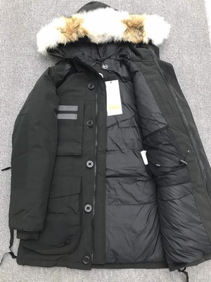 Can*a Go*e coat-144