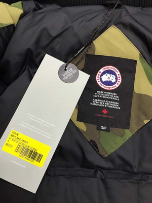 Can*a Go*e coat-37-142