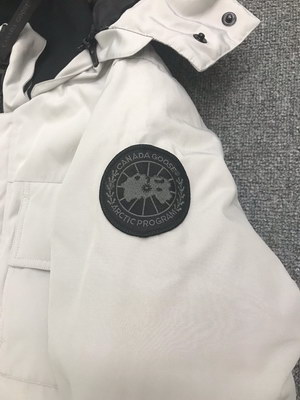 Can*a Go*e coat-37-136