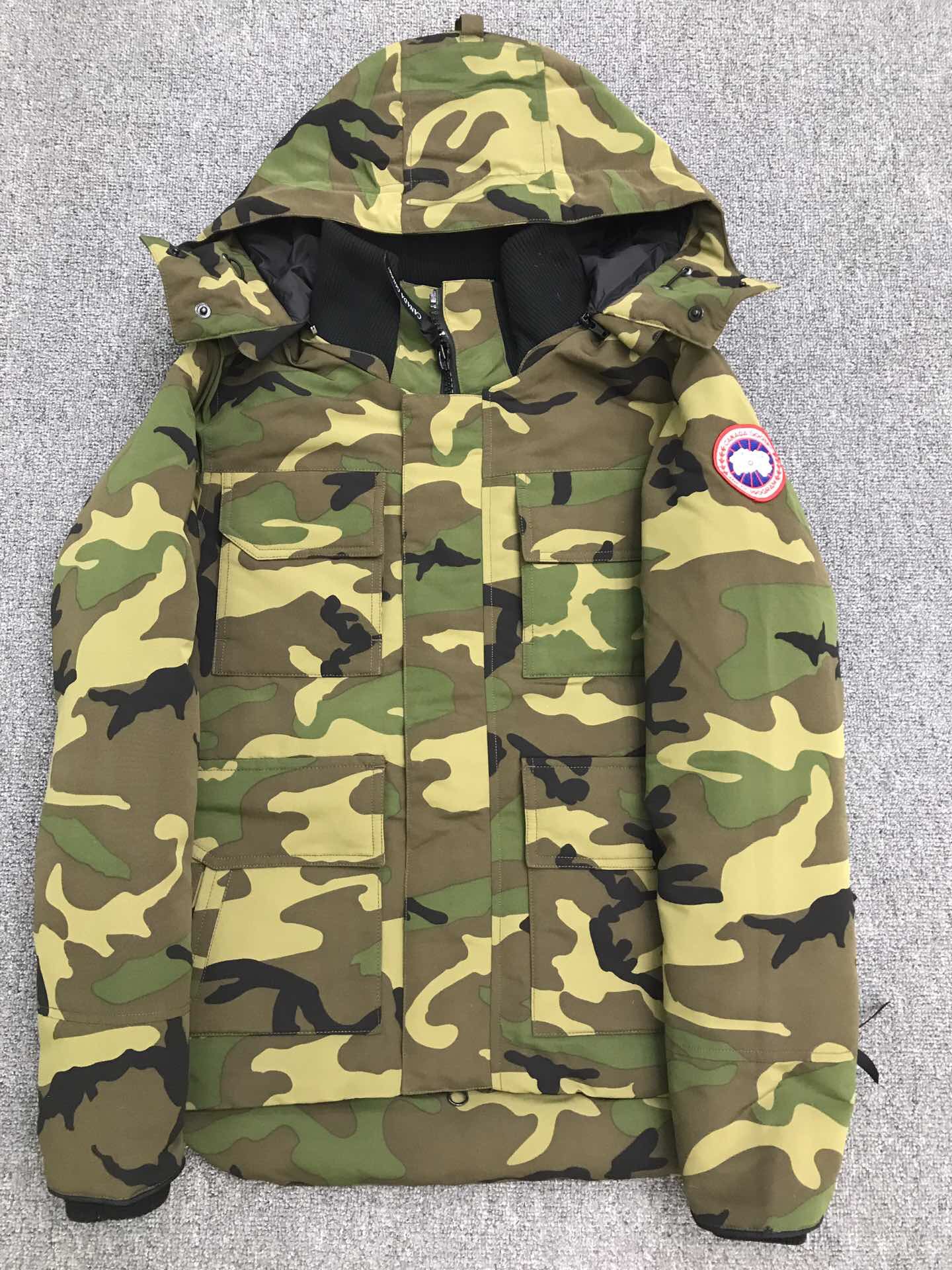 Can*a Go*e coat-37-142
