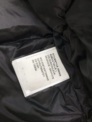 Can*a Go*e coat-37-135