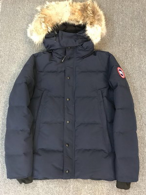 Can*a Go*e coat-152
