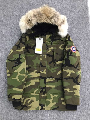 Can*a Go*e coat-156