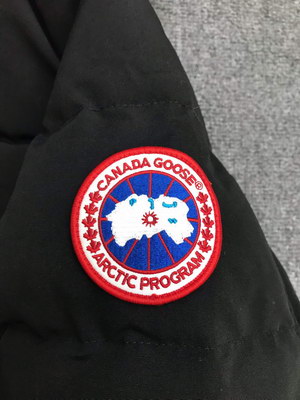 Can*a Go*e coat-158