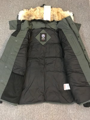 Can*a Go*e coat-153