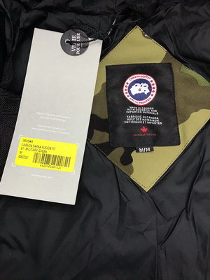 Can*a Go*e coat-156