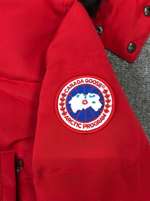 Can*a Go*e coat-151