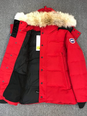 Can*a Go*e coat-151
