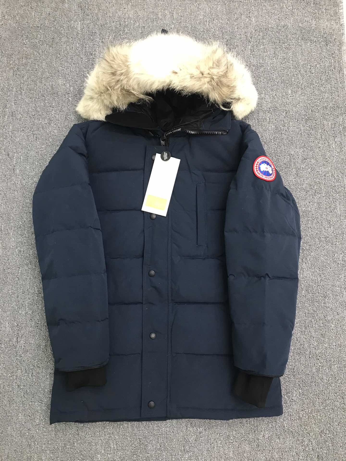 Can*a Go*e coat-157