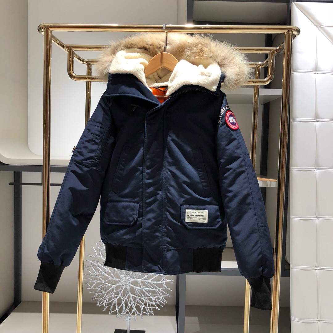 Can*a Go*e coat-159