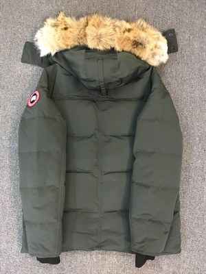 Can*a Go*e coat-153