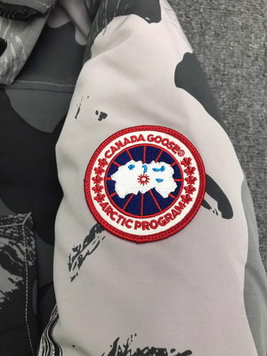 Can*a Go*e coat-13-167