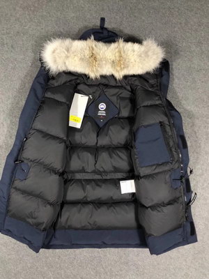 Can*a Go*e coat-13-163