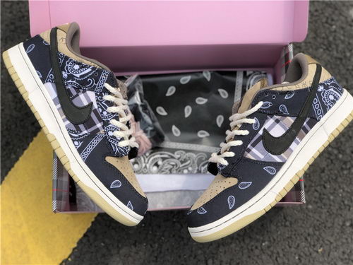 Travis Scott x Dunk SB Low
