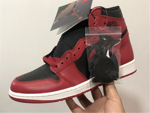 Air Jordan 1 Retro High OG-002