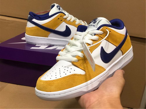 Nike SB Dunk Low “Laser Orange”