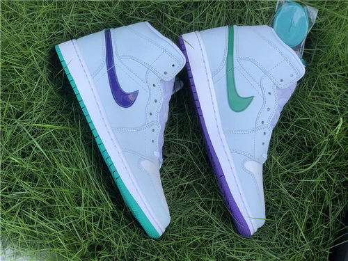 Air Jordan 1 Mid SE “NK Hoops”
