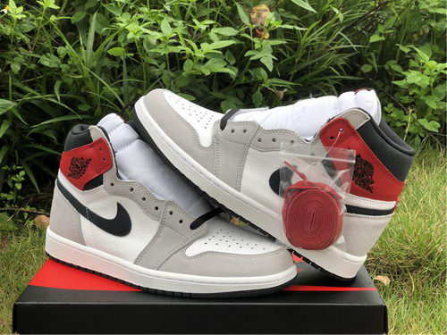Air Jordan 1 High OG Smoke Grey