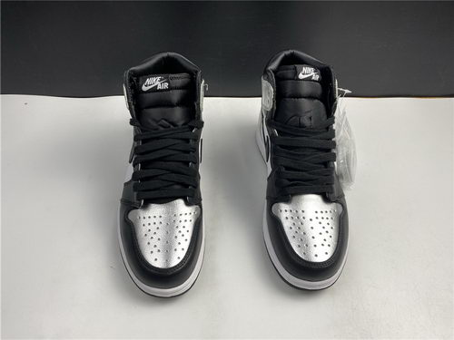 Air Jordan 1 High OG WMNS “Silver Toe”