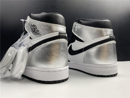 Air Jordan 1 High OG WMNS “Silver Toe”