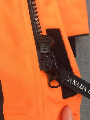 Can*a Go*e coat-181