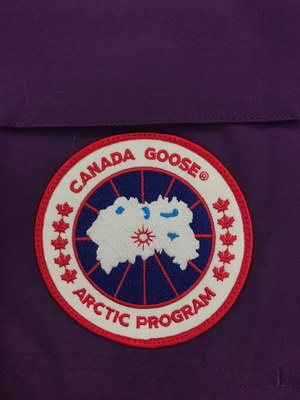 Can*a Go*e coat-180