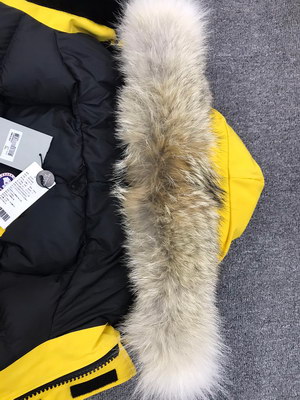 Can*a Go*e coat-182
